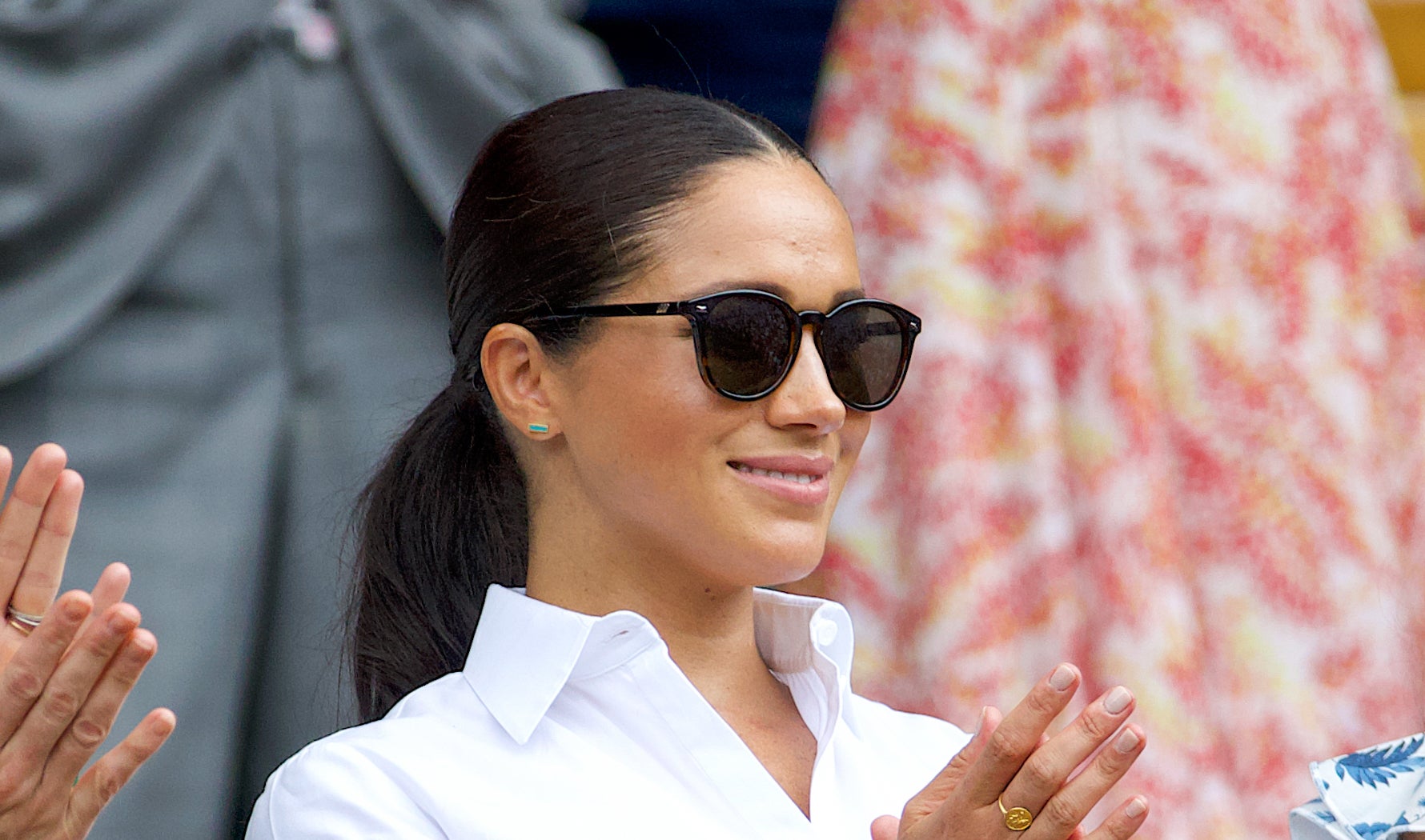 Meghan Markle's Affordable Le Specs Sunglasses Are Back In Stock — Shop The  Spring Staple | Entertainment Tonight