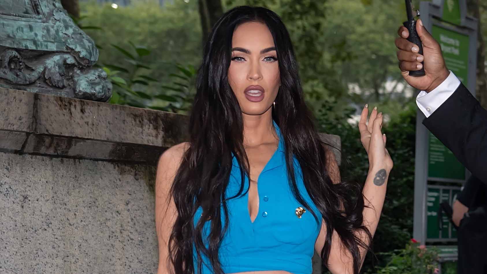 Hollywood Actress Megan Fox Sex Xxx Videos - Megan Fox Cut a Hole in Her Jumpsuit to 'Have Sex' with Machine Gun Kelly |  Entertainment Tonight