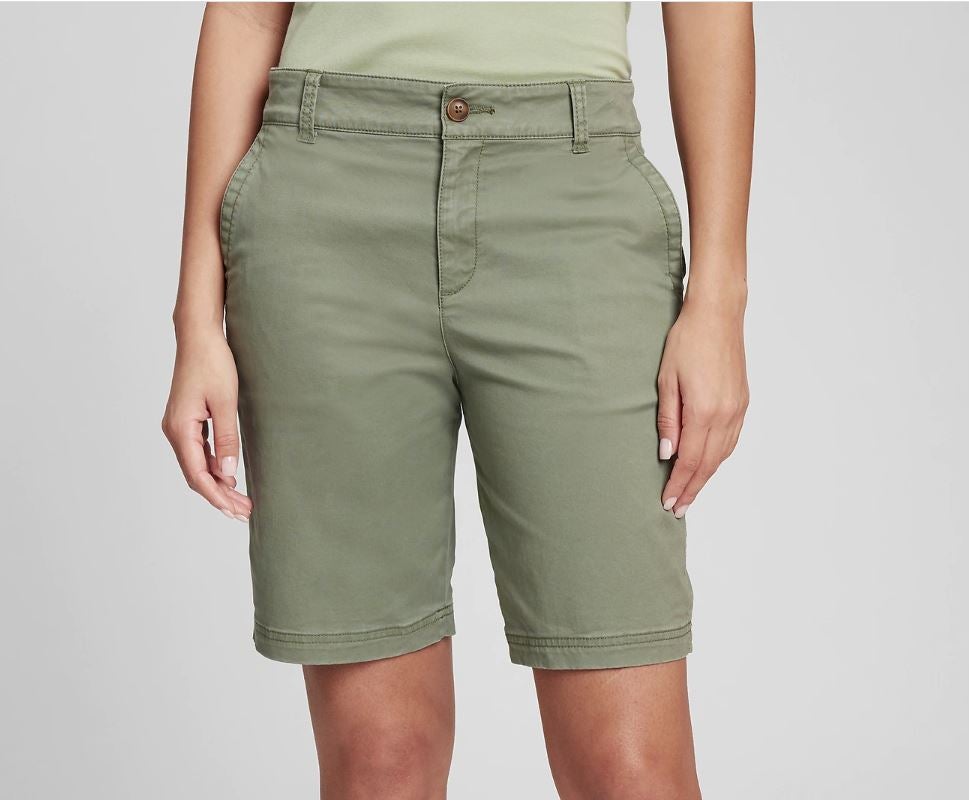 Meghan Markle Wears Bermuda Shorts: What to Buy to Recreate Her Effortless  Summer Look