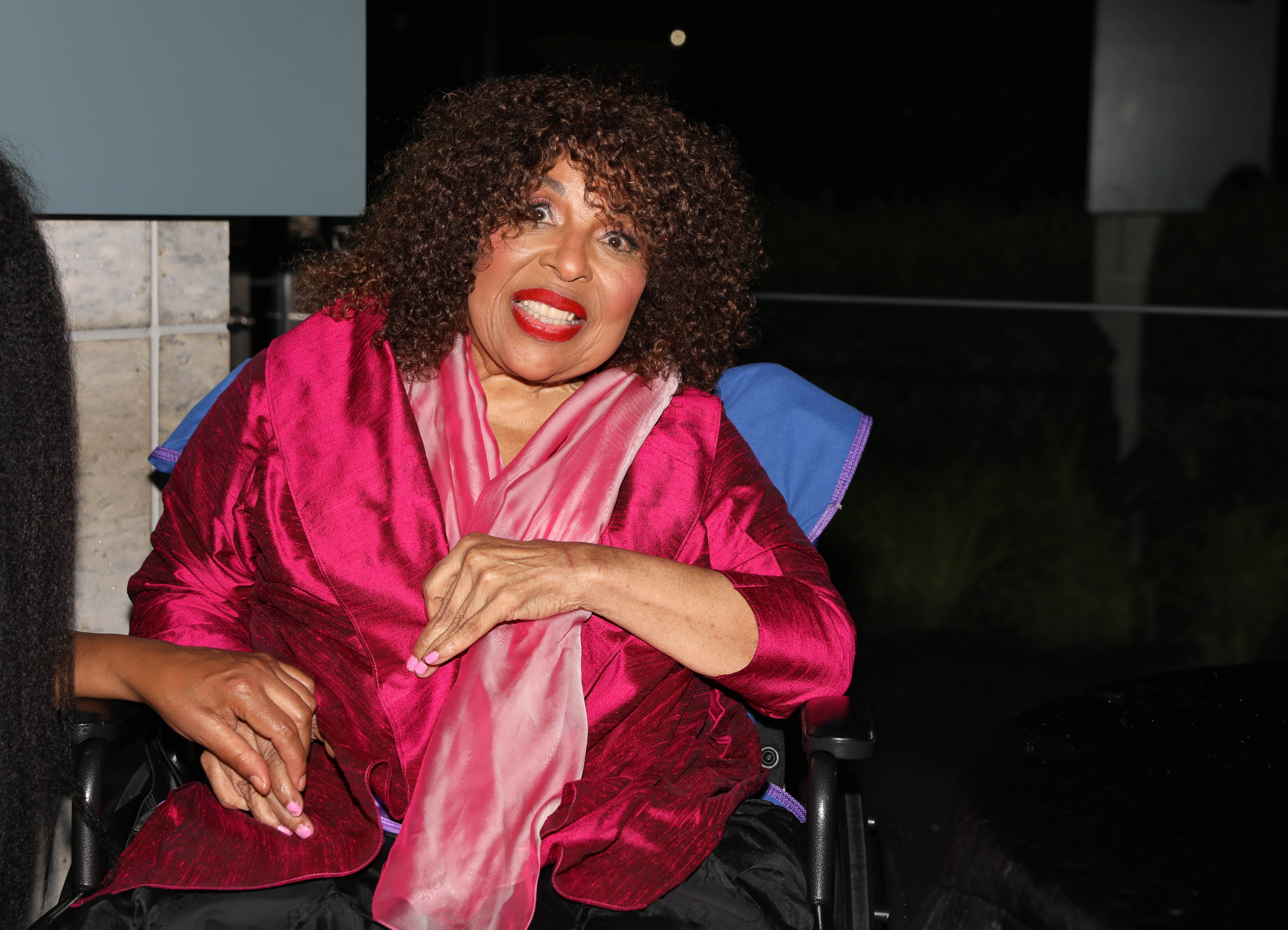 Roberta Flack has ALS, now 'impossible to sing,' rep says