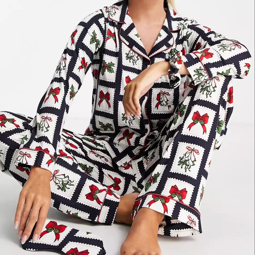 Chelsea Peers Pajama Set With Eyemask and Scrunchie