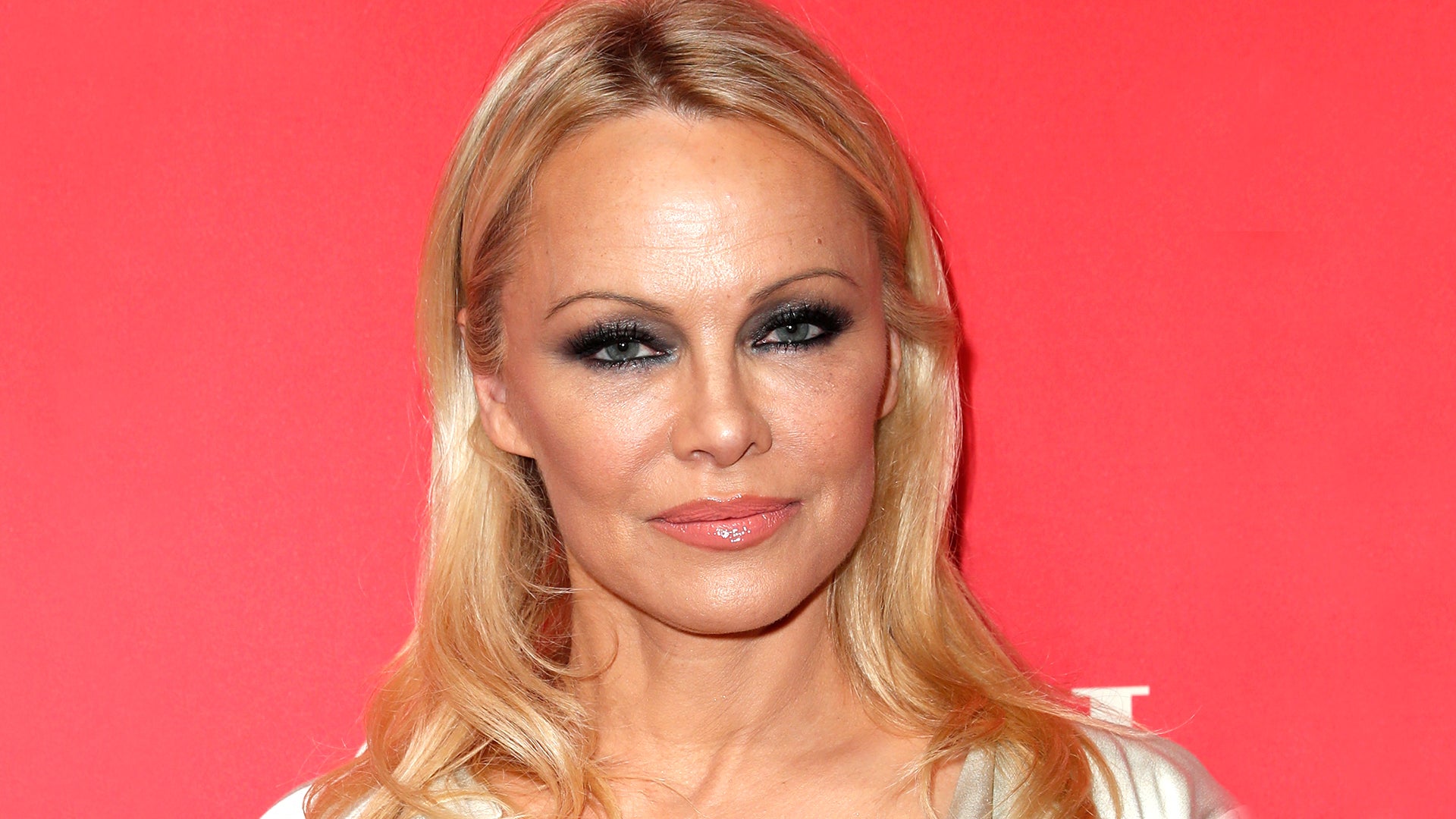 Wow Girls Porn Star Pam - Pamela Anderson Says She Stopped Wearing Makeup After the Death of Her  Makeup Artist | Entertainment Tonight