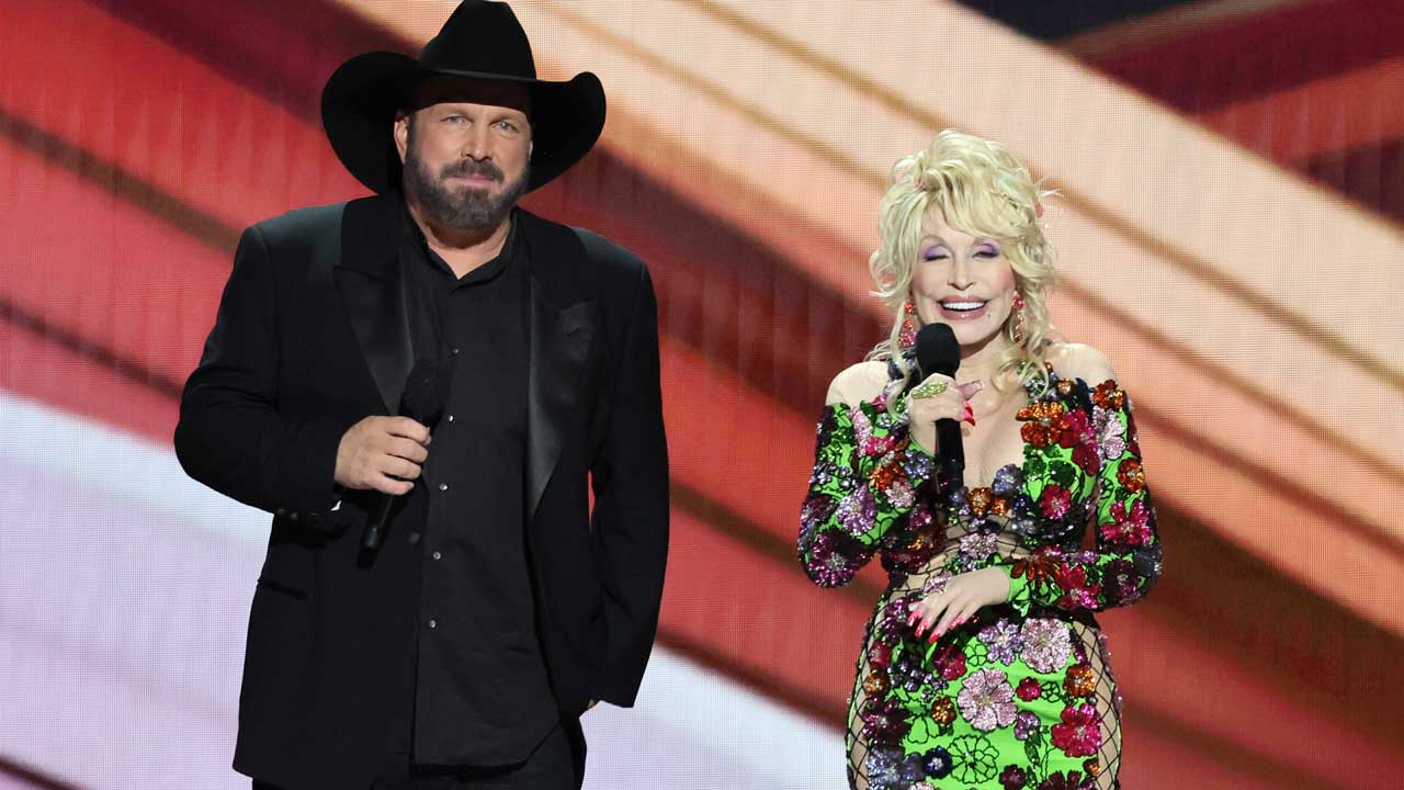 Dolly Parton and Garth Brooks Unite to Host the 58th Academy of Country  Music Awards on May 11