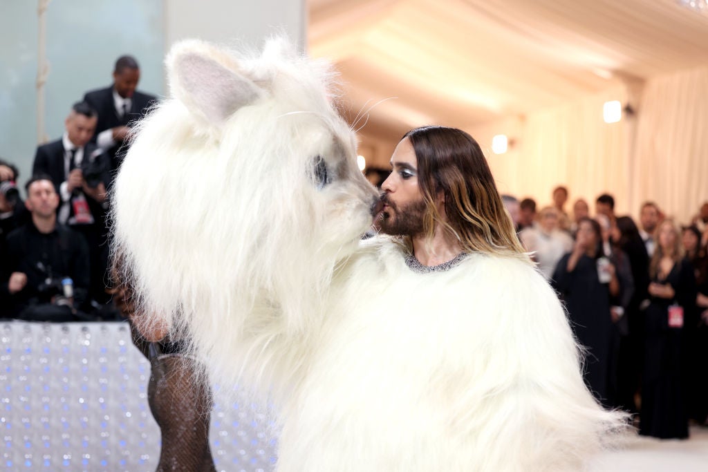 Karl Lagerfeld's cat Choupette was unimpressed by Jared Leto's Met Gala  costume