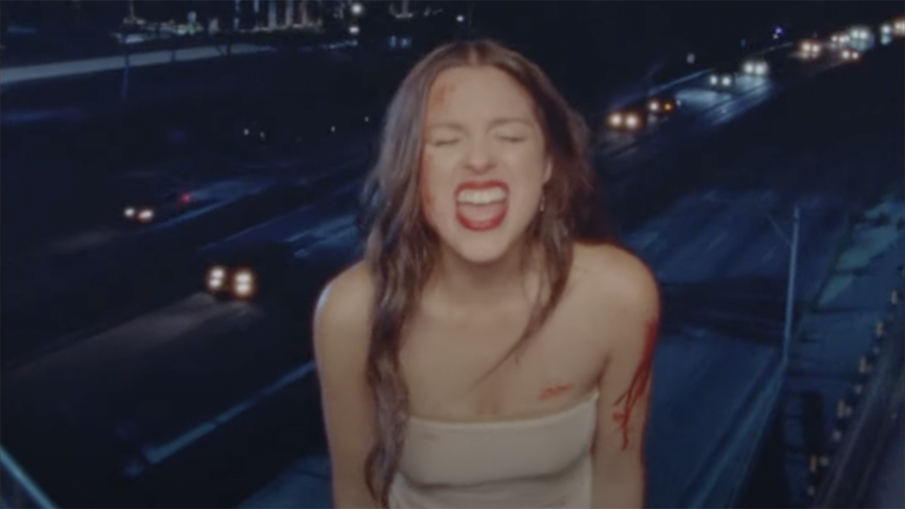 Vampire - Olivia Rodrigo (Music Video)
