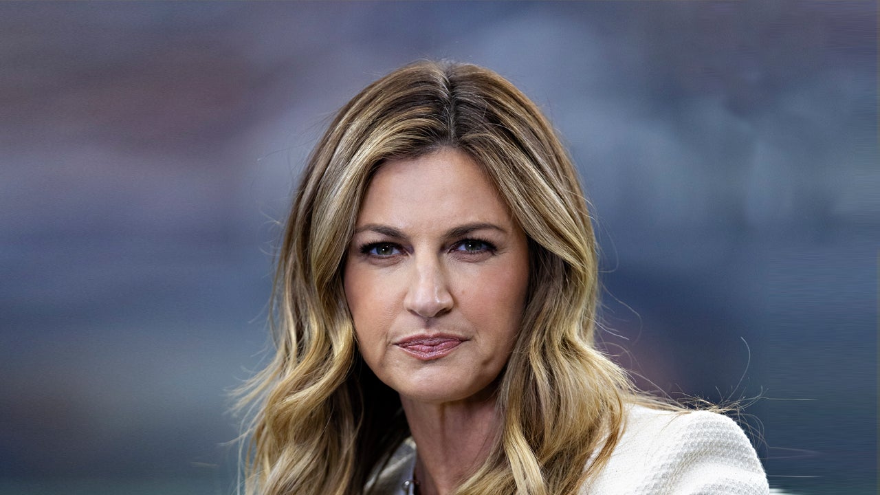 Erin Andrews cheered for her surrogate as baby son was born - Los