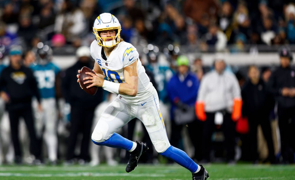 Replay of Live Updates - Chargers at Saints - August 26, 2022