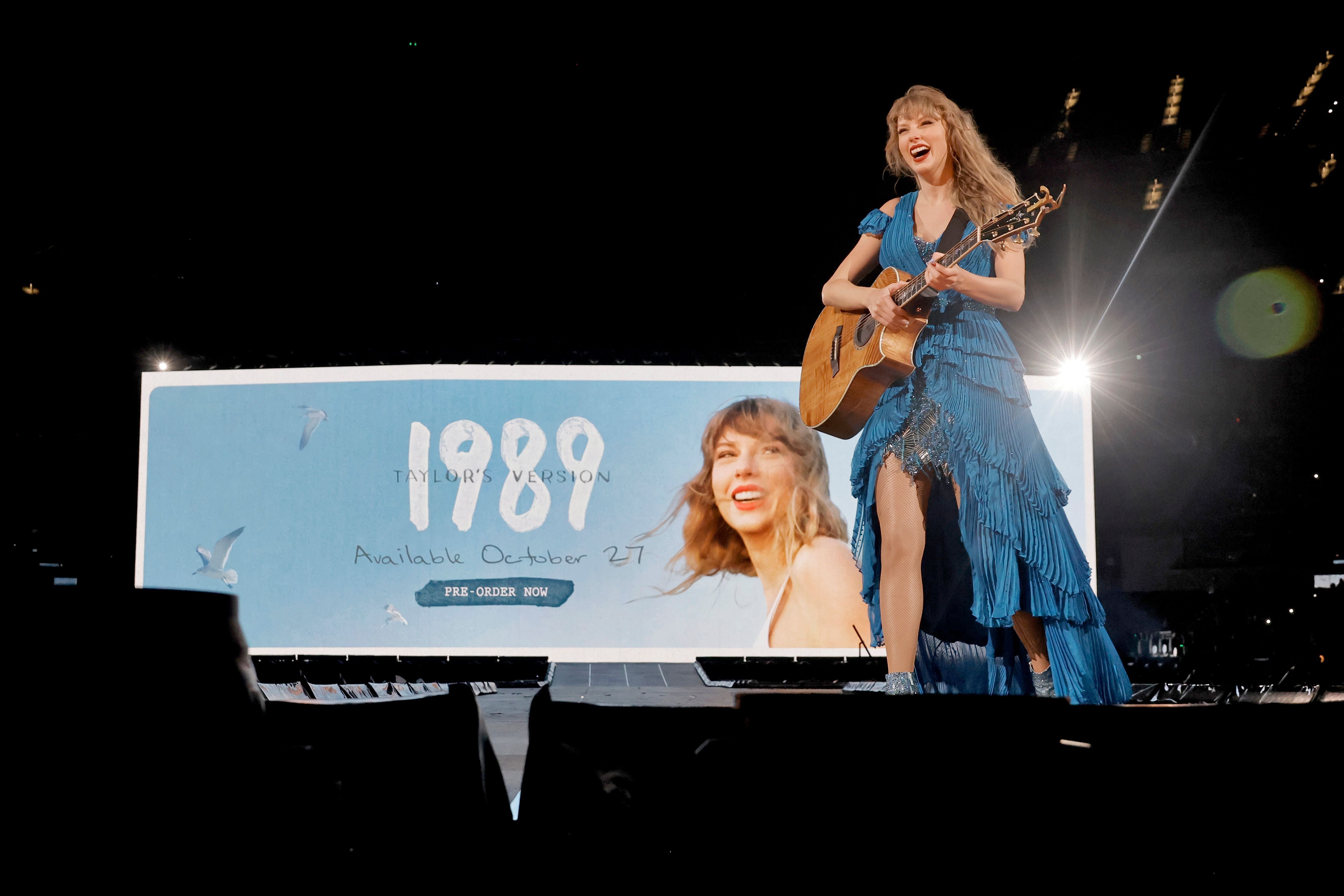 taylor swift: Taylor Swift: 1989 (Taylor's Version); Why is Taylor Swift  re-recording old albums? - The Economic Times