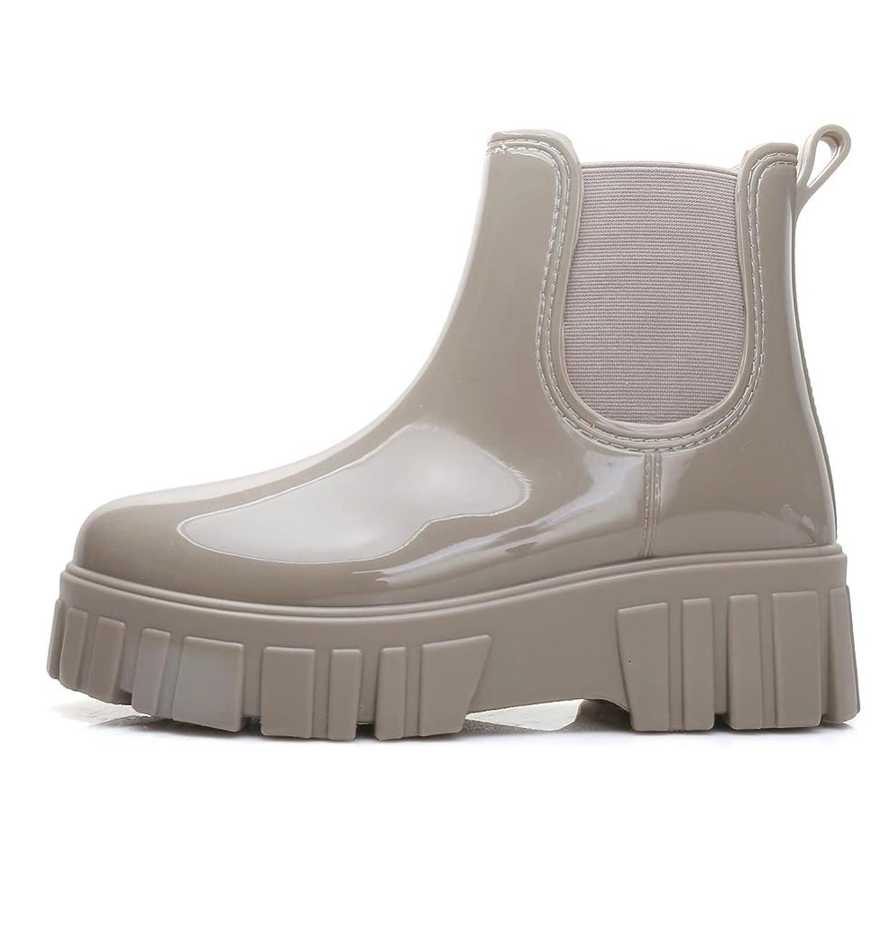 Stay uber chic with Louis Vuitton's new rain boots - Luxurylaunches