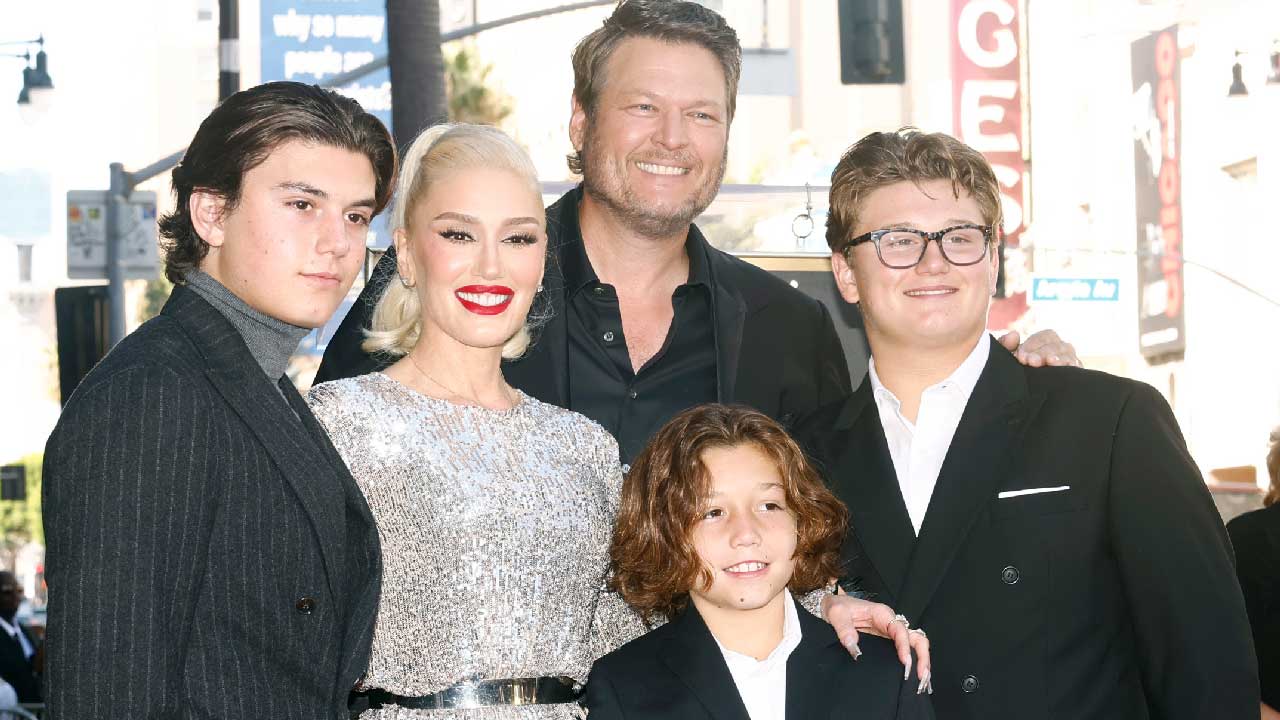 Gwen Stefani matches her silver dress to her new star at Hollywood Walk of  Fame ceremony