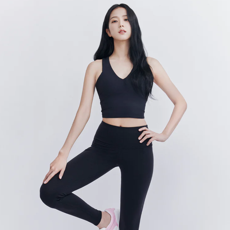 BLACKPINK's Jisoo is the New Face of Alo Yoga — Shop the Spring 2024  Collection