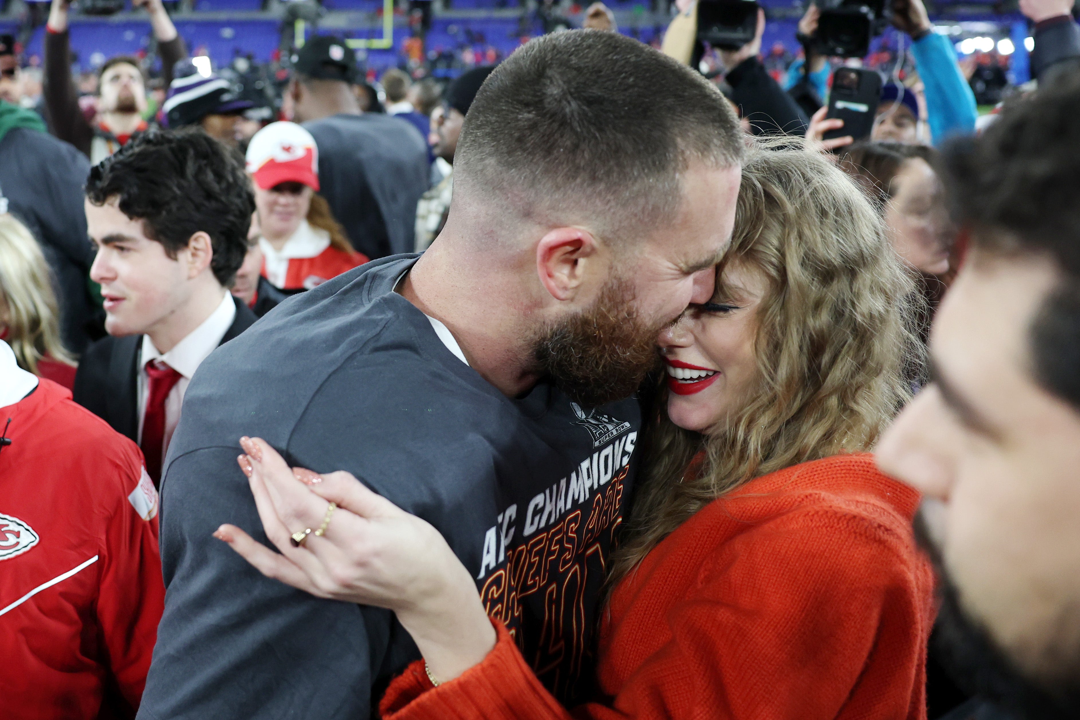 Travis Kelce arrives in Vegas with a battered body and a tapestry