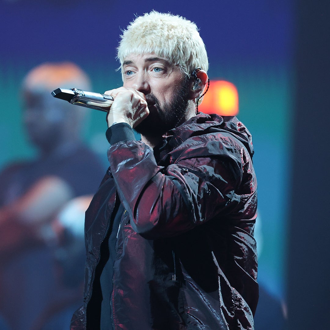 Watch Eminem Perform 'Houdini' and 'Somebody Save Me' With Slim Shady Lookalikes at VMAs 