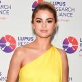 Selena Gomez Shines in Yellow Gown With New Blonde Locks, Talks ‘Life-Or-Death’ Kidney Transplant