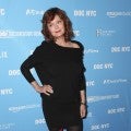 Susan Sarandon Breaks Royal Protocol by Introducing Herself to Queen Elizabeth