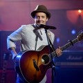 Jason Mraz Pens Touching 'I Am Bi Your Side' Love Poem to LGBTQ Fans