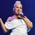Christina Aguilera Brings Daughter Summer Rain On Stage With Her