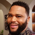 Anthony Anderson to Make 'Black-ish' Directorial Debut -- Watch His Message to Fans! (Exclusive) 