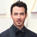 Kevin Jonas Gets Caught on a Mic Stand While Spinning Around Onstage
