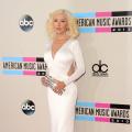 Christina Aguilera to Honor Whitney Houston at 2017 American Music Awards