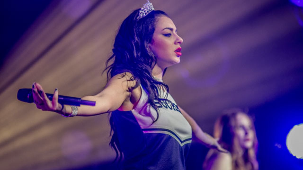 Charli XCX Throws Her Own Prom, Chants 'P***y Power!' at LA Show ...