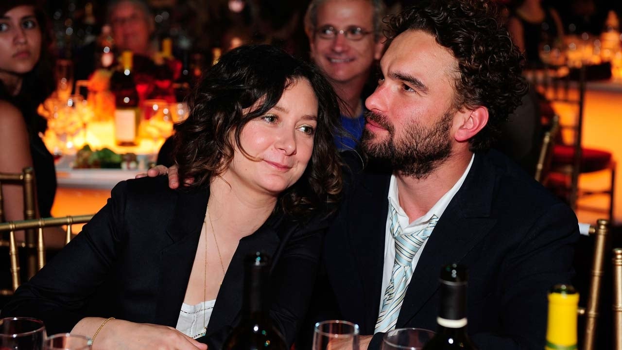 'Roseanne' Co-Stars Sara Gilbert and Johnny Galecki