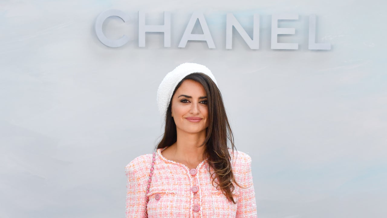 Penelope Cruz in pink Chanel dress