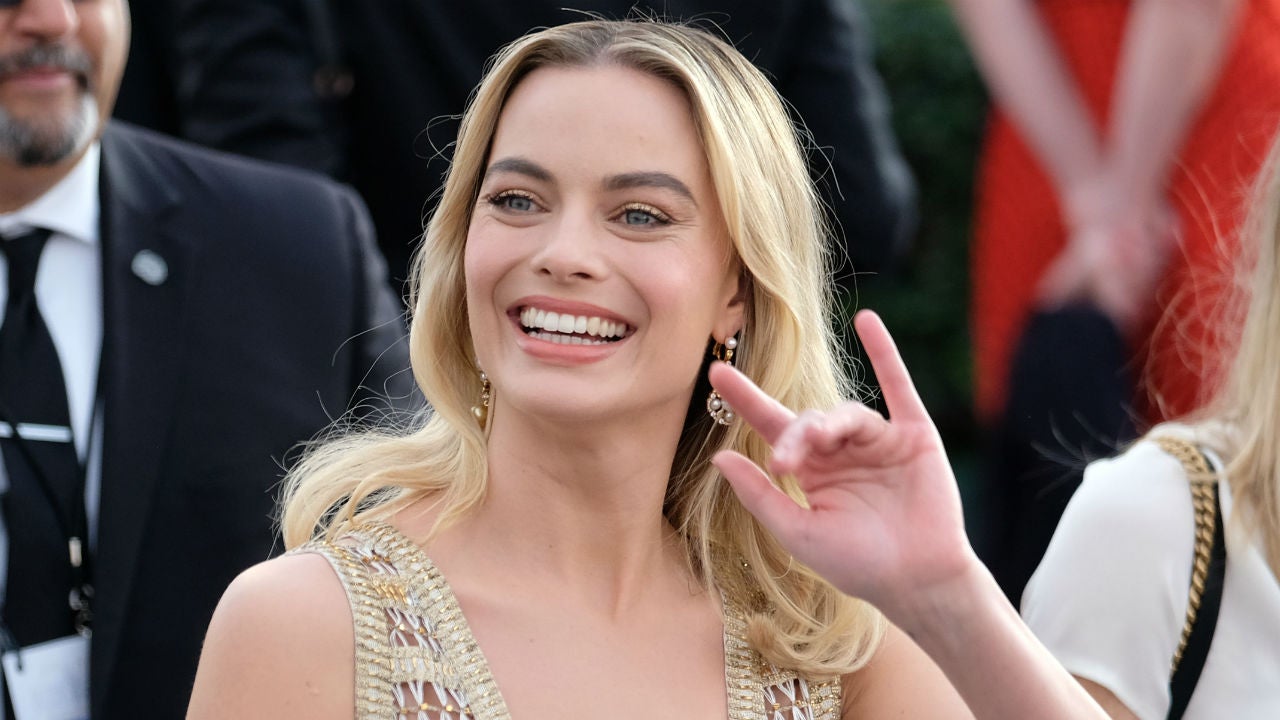 Margot Robbie Admits She Slept Next To A Cardboard Cut-Out Of THIS ...