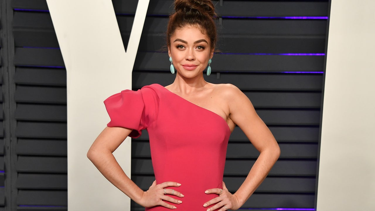 Sarah Hyland at the 2019 Vanity Fair Oscar Party 