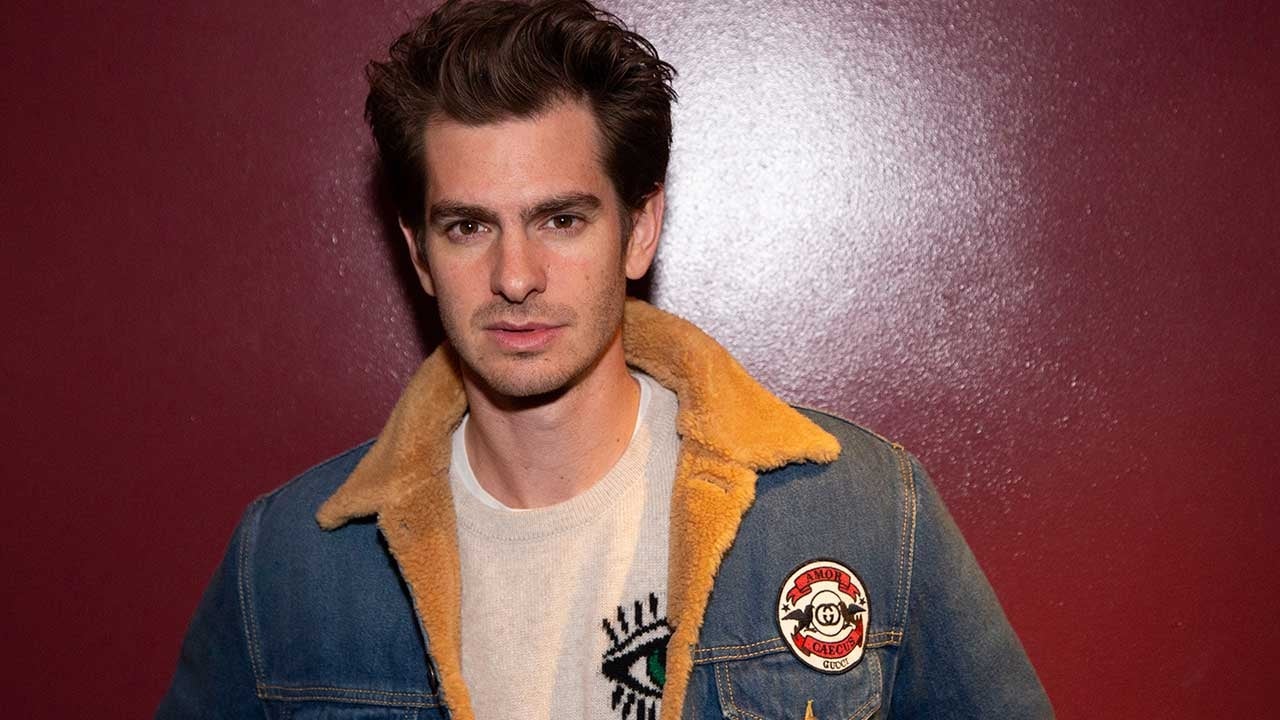 Andrew Garfield Films a Nude Scene on the Streets of Hollywood |  Entertainment Tonight