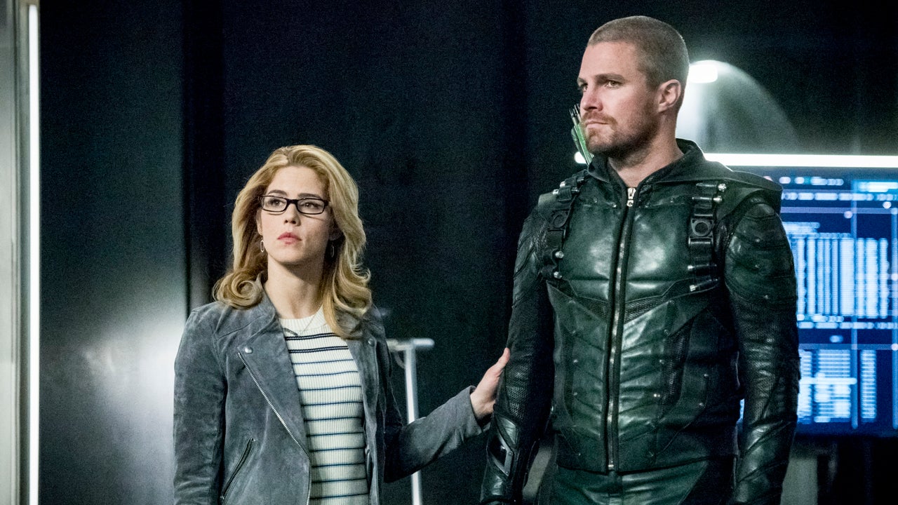 Arrow Stephen Amell Emily Bett Rickards