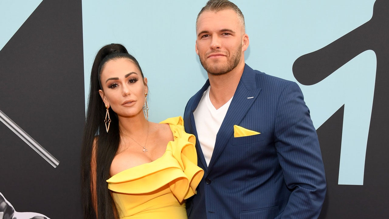 Jenni 'JWoww' Farley and boyfriend Zack Clayton Carpinello at the 2019 MTV VMAs