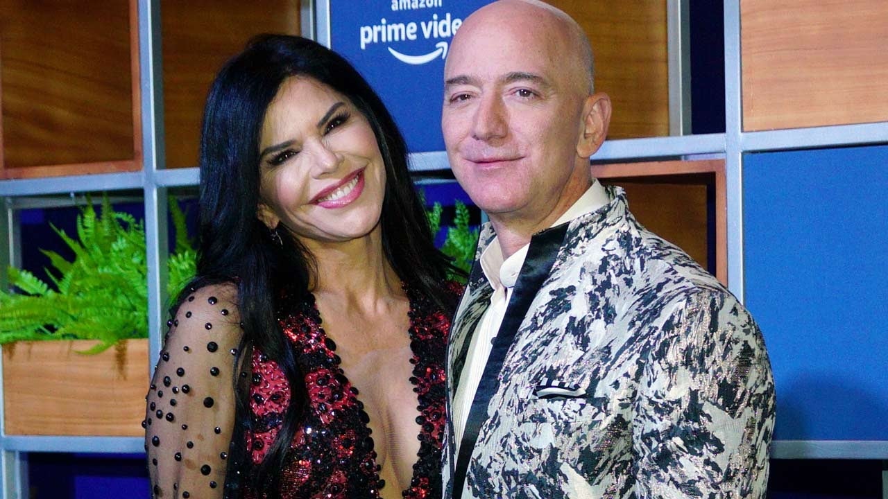 Jeff Bezos Fianc E Lauren Sanchez Recalls Seeing Engagement Ring For   Jeff Bezos Lauren Sanchez Gettyimages 1200028560 1280 