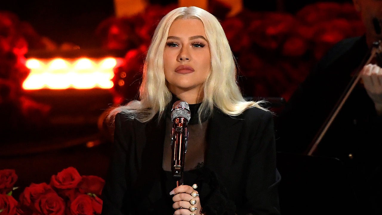 christina aguilera performs ava maria