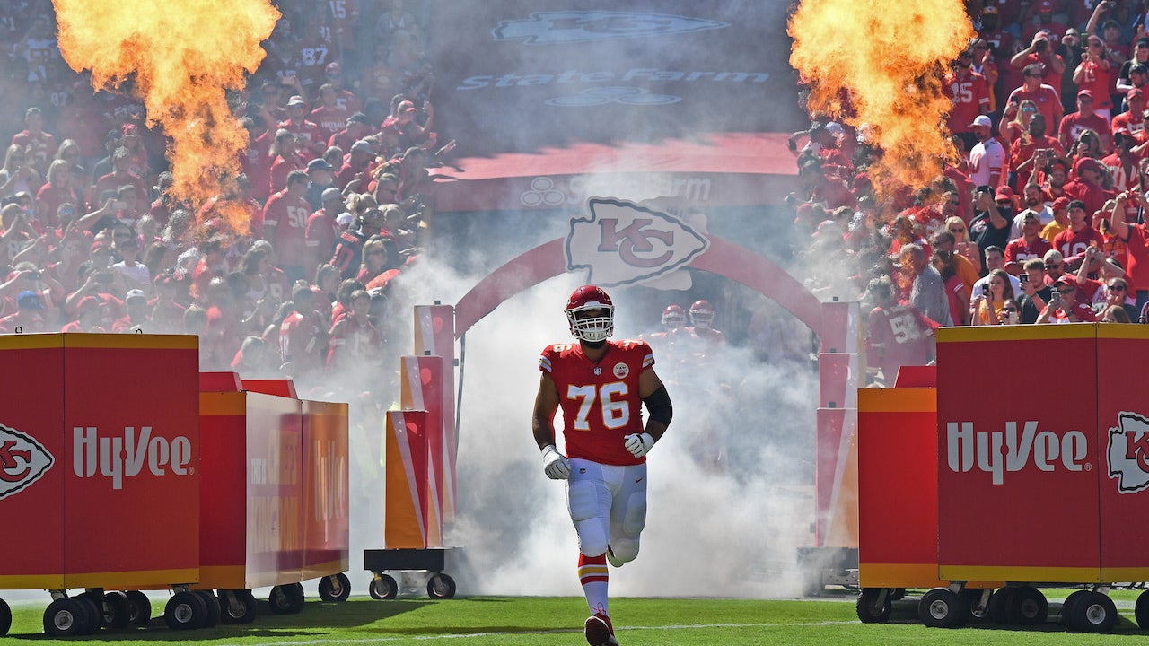 Laurent-Duvernay-Tardif Wants M.D. on his Jersey - Sports Illustrated