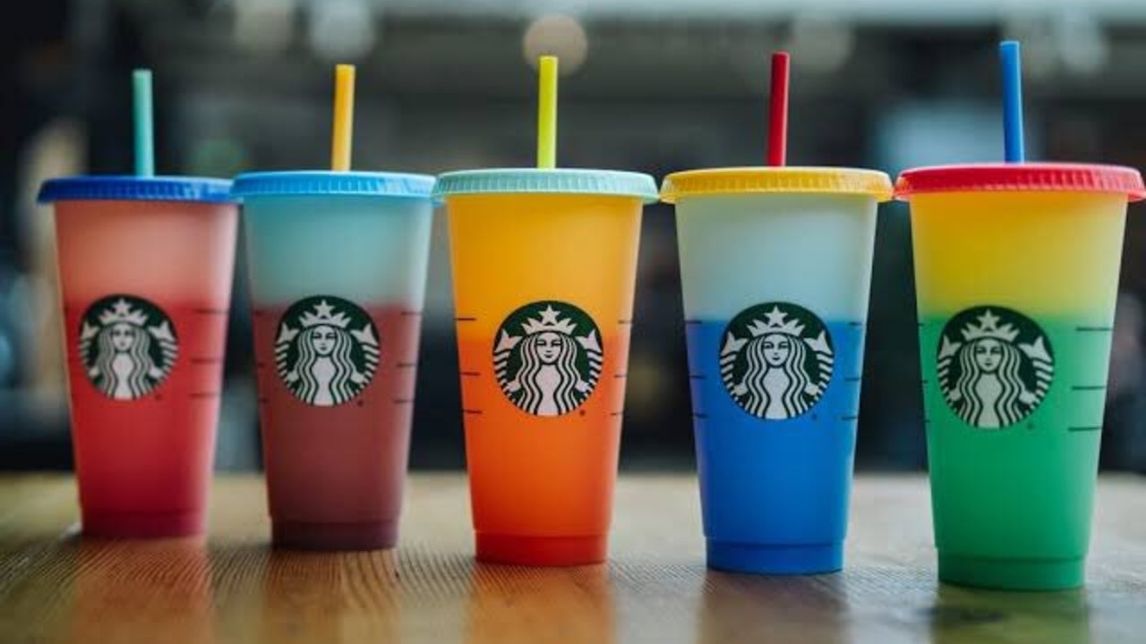 2022 New 5 Style Starbucks Tumbler Color Changing Confetti