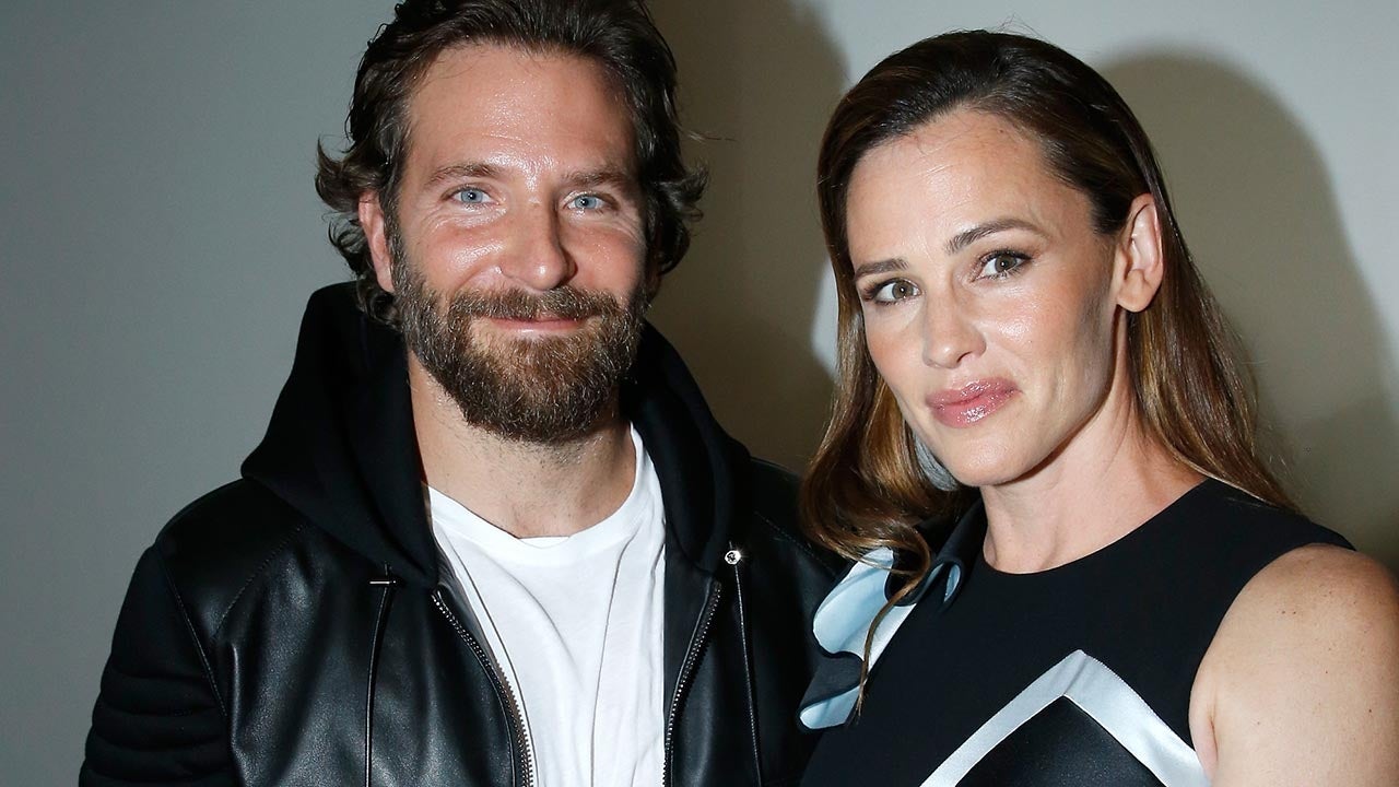 Bradley Cooper and Jennifer Garner attend the Atelier Versace Haute Couture Fall/Winter 2016-2017 show as part of Paris Fashion Week on July 3, 2016 in Paris, France.