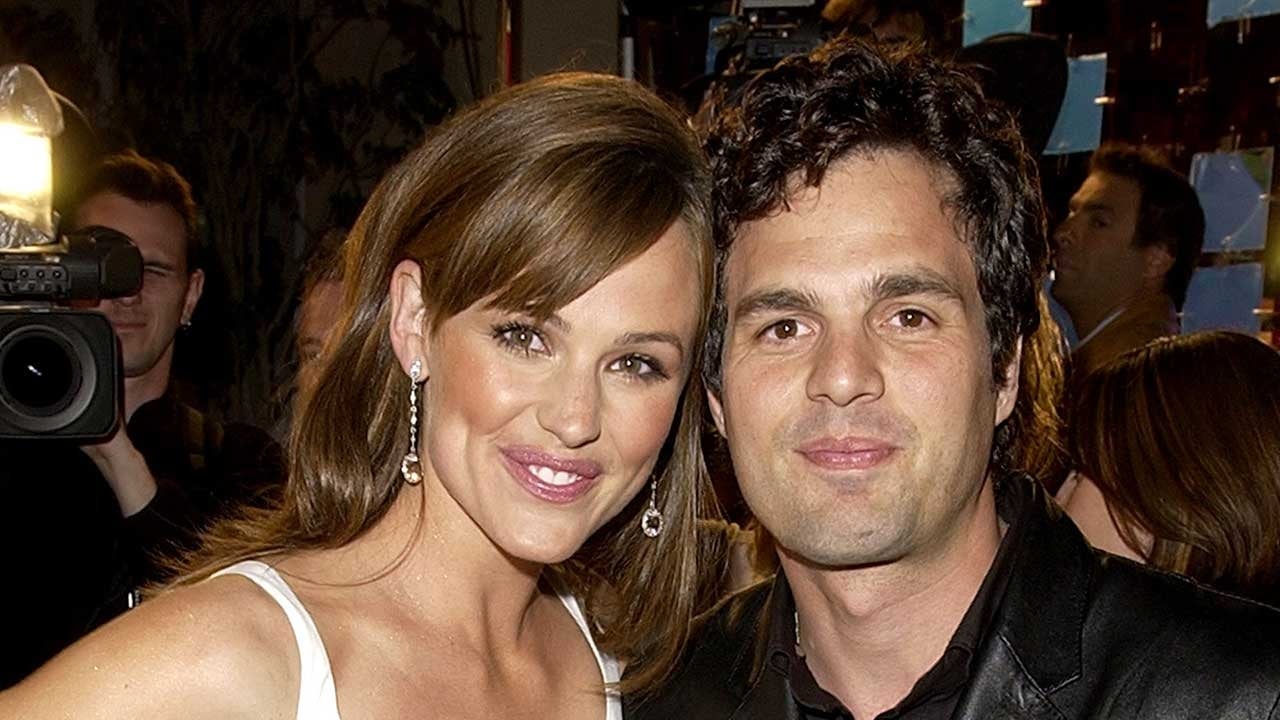 Jennifer Garner And Mark Ruffalo Recreate Classic '13 Going On 30 ...