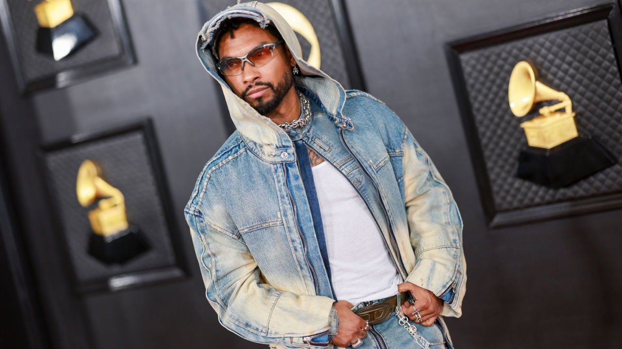 Miguel rocks all-denim at 2023 GRAMMYs