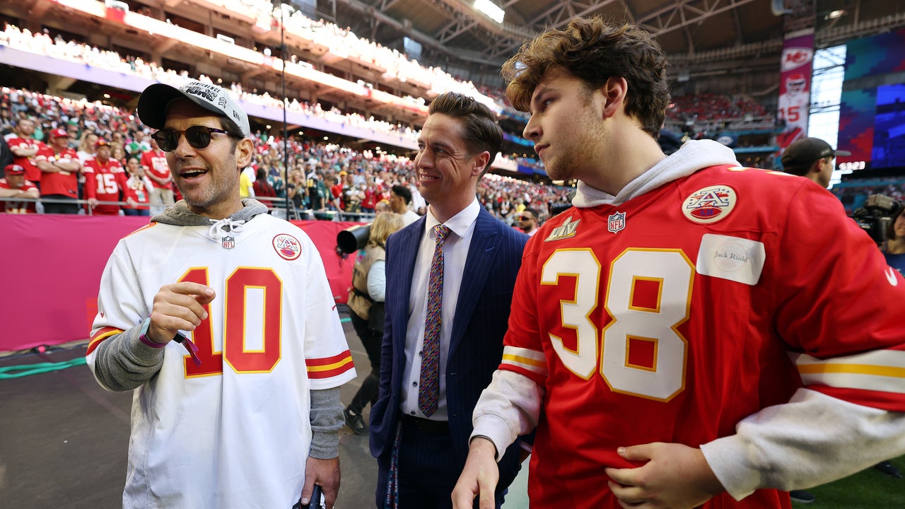 Paul Rudd and son at Super Bowl