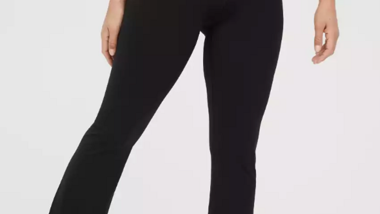 Aerie's TikTok-Favorite Crossover Leggings Are On Sale for Up to 40% Off  Right Now