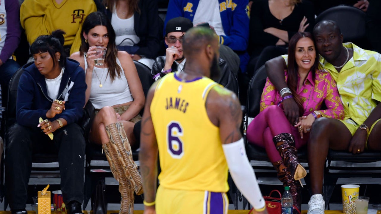 Kendall Jenner, Bad Bunny cozy up courtside at Lakers game