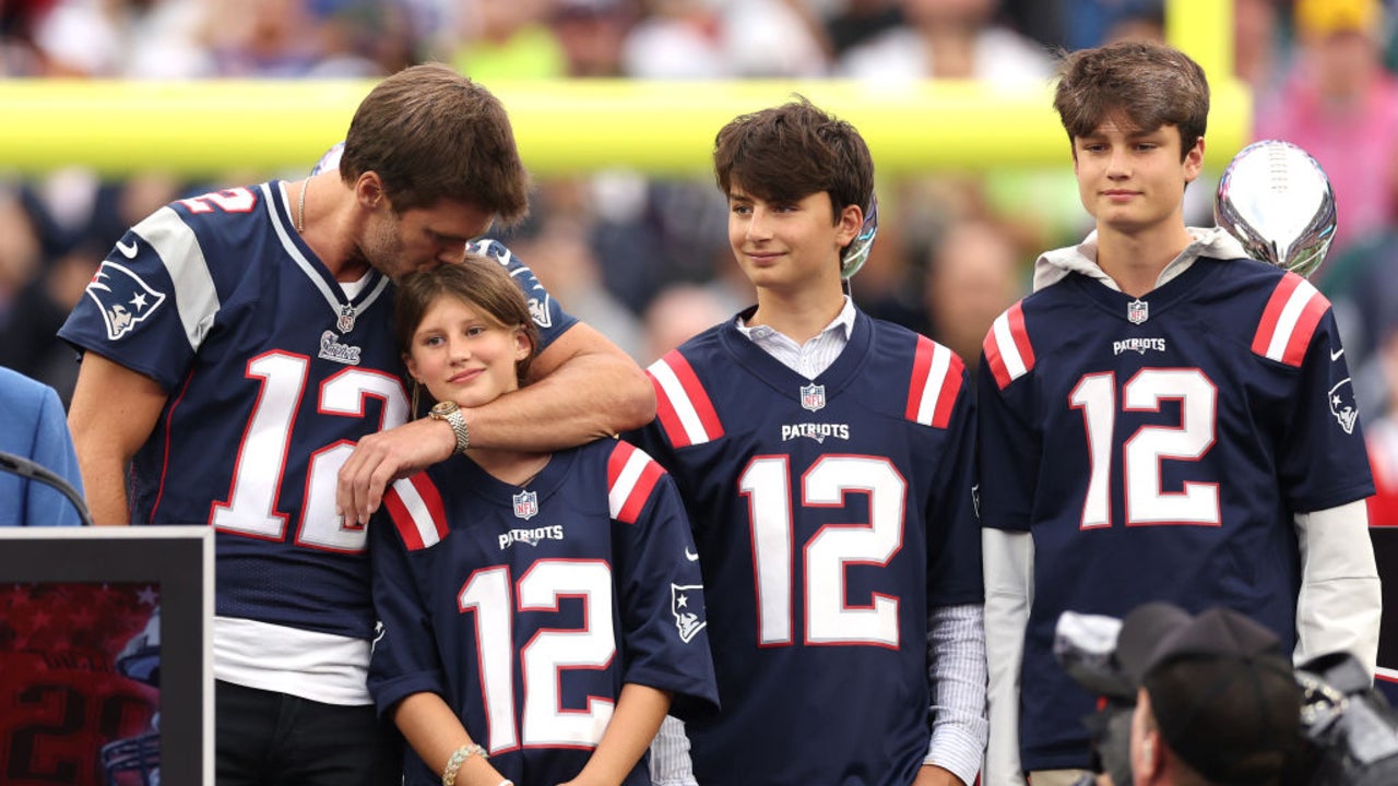 Tom Brady Returns to New England Patriots' Stadium With His Kids for  Special Tribute