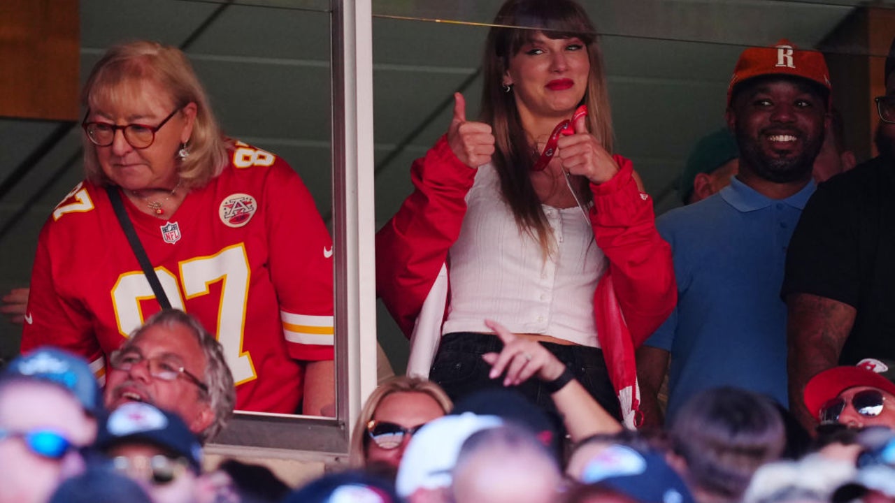 Kansas City Chiefs Star Patrick Mahomes' Hilarious Reaction To Travis  Kelce's Taylor Swift-Inspired TD - Gridiron Heroics