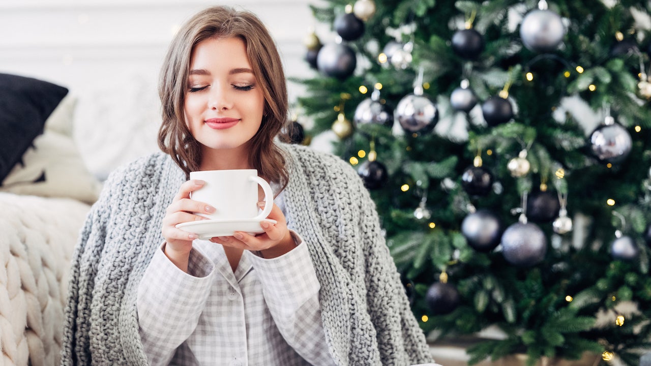 woman drinking tea