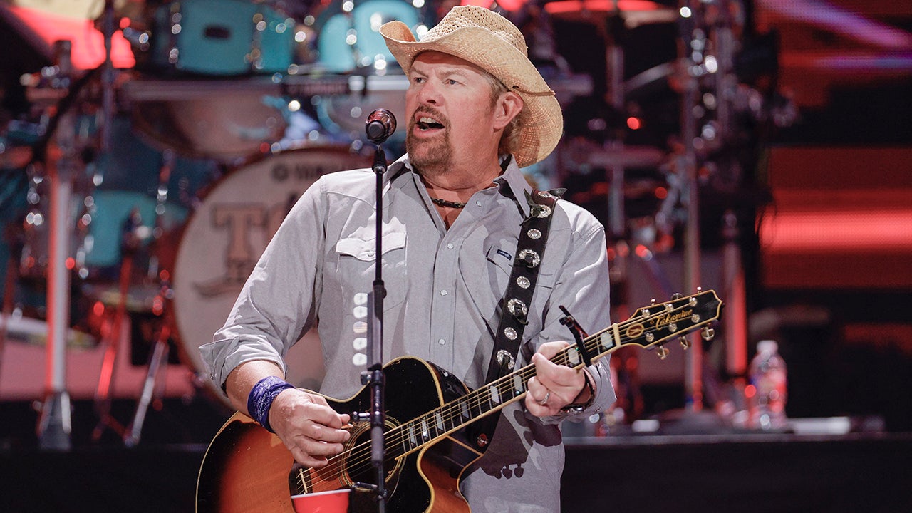 2024 CMT Music Awards Toby Keith to Be Honored With Tribute From