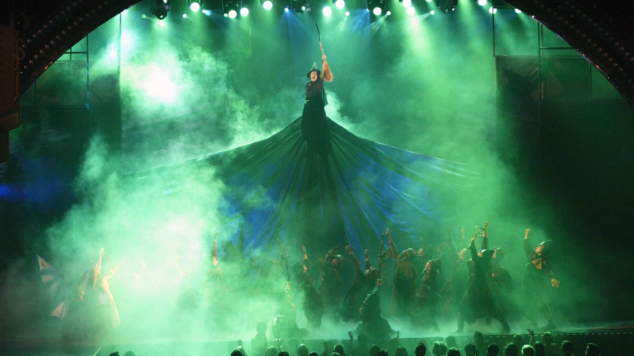 'Wicked' Trailer Welcomes Fans Into The Emerald City As Ariana Grande ...