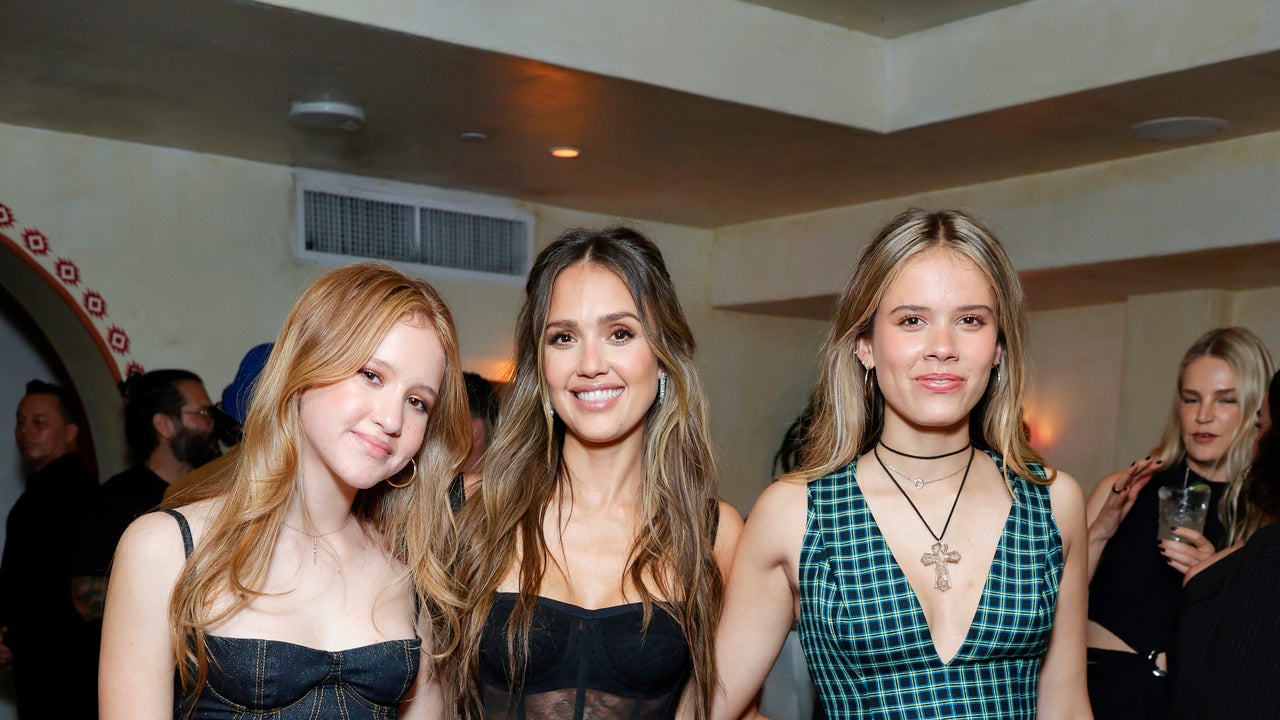 Jessica Alba's Daughters Honor And Haven Wear Her Old Dresses On The ...