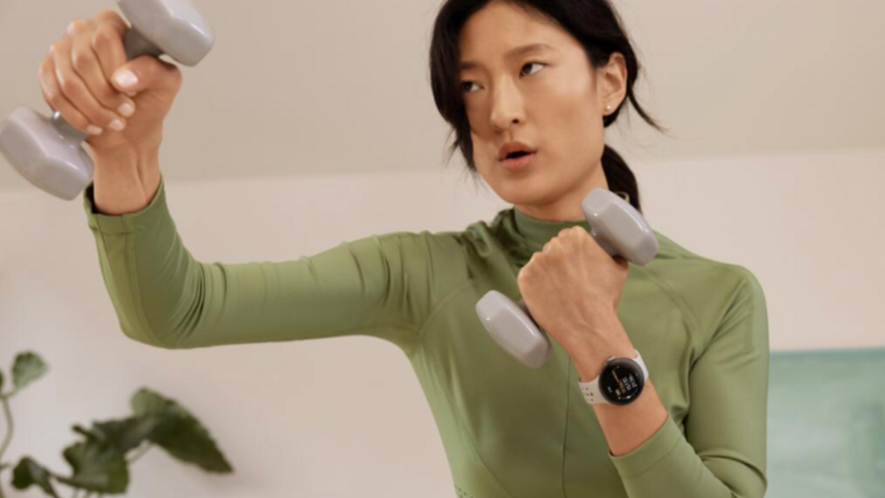 Woman wearing Google Pixel Watch 2