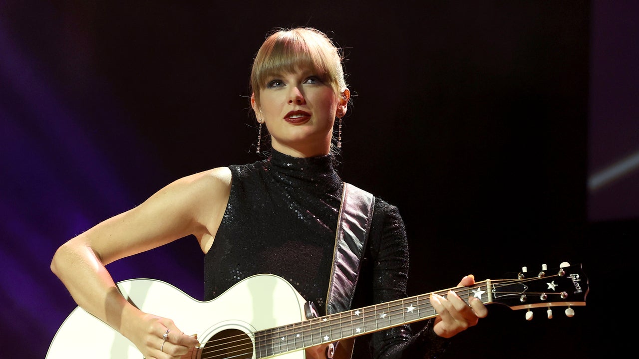  NSAI Songwriter-Artist of the Decade honoree, Taylor Swift performs onstage during NSAI 2022 Nashville Songwriter Awards at Ryman Auditorium on September 20, 2022 in Nashville, Tennessee.